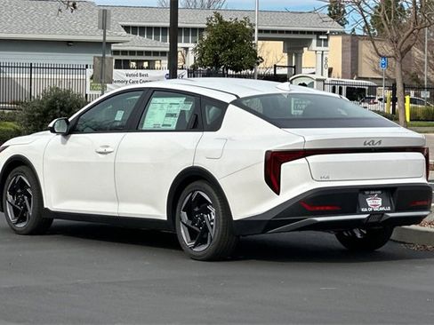 New 2026 Kia K4 EX image 7