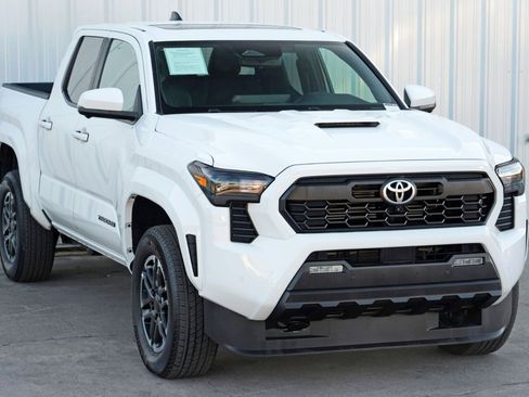 Used 2024 Toyota Tacoma TRD Sport w/ TRD Sport Premium Package image 56