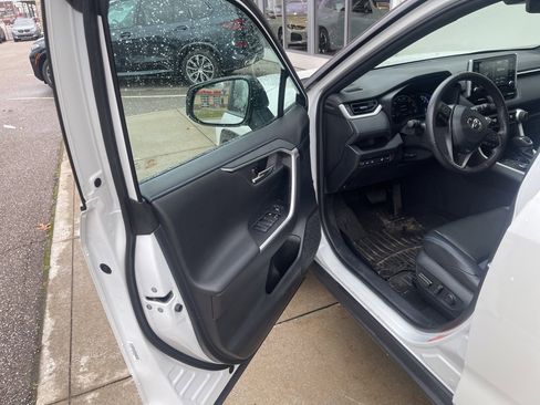 Used 2020 Toyota RAV4 XSE image 10