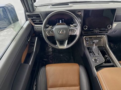 Used 2025 Lexus GX 550 w/ Cold Area Package AWD/4WD image 23