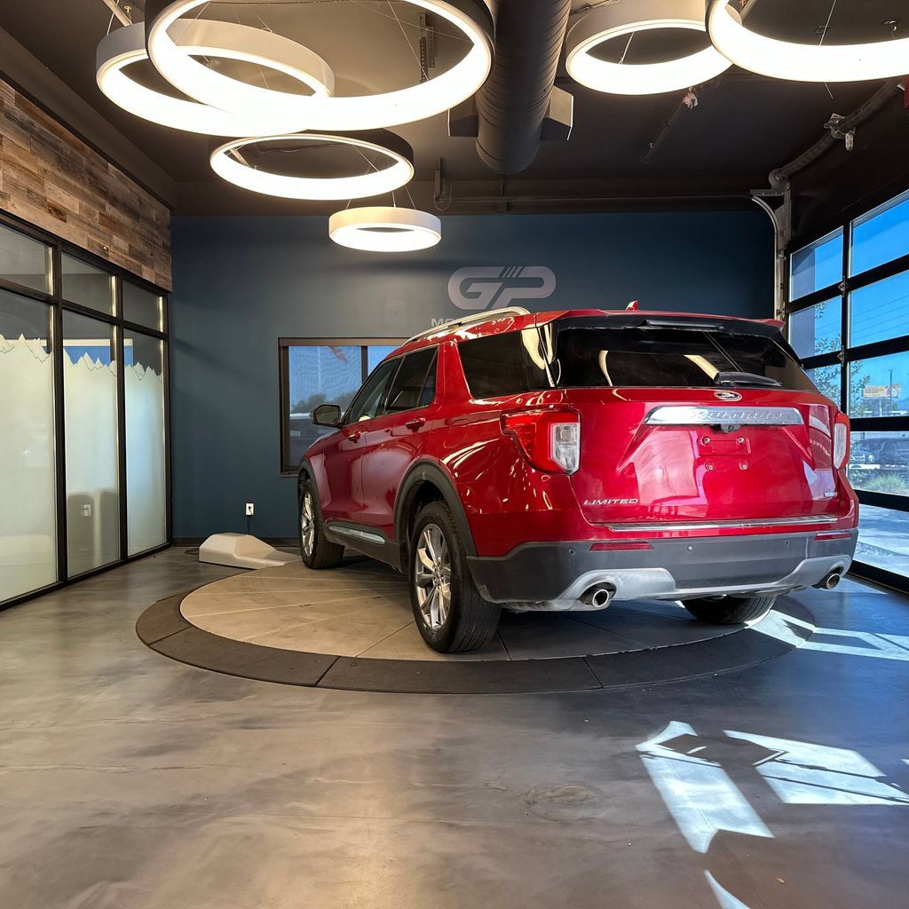 Used 2020 Ford Explorer Limited AWD/4WD image 5