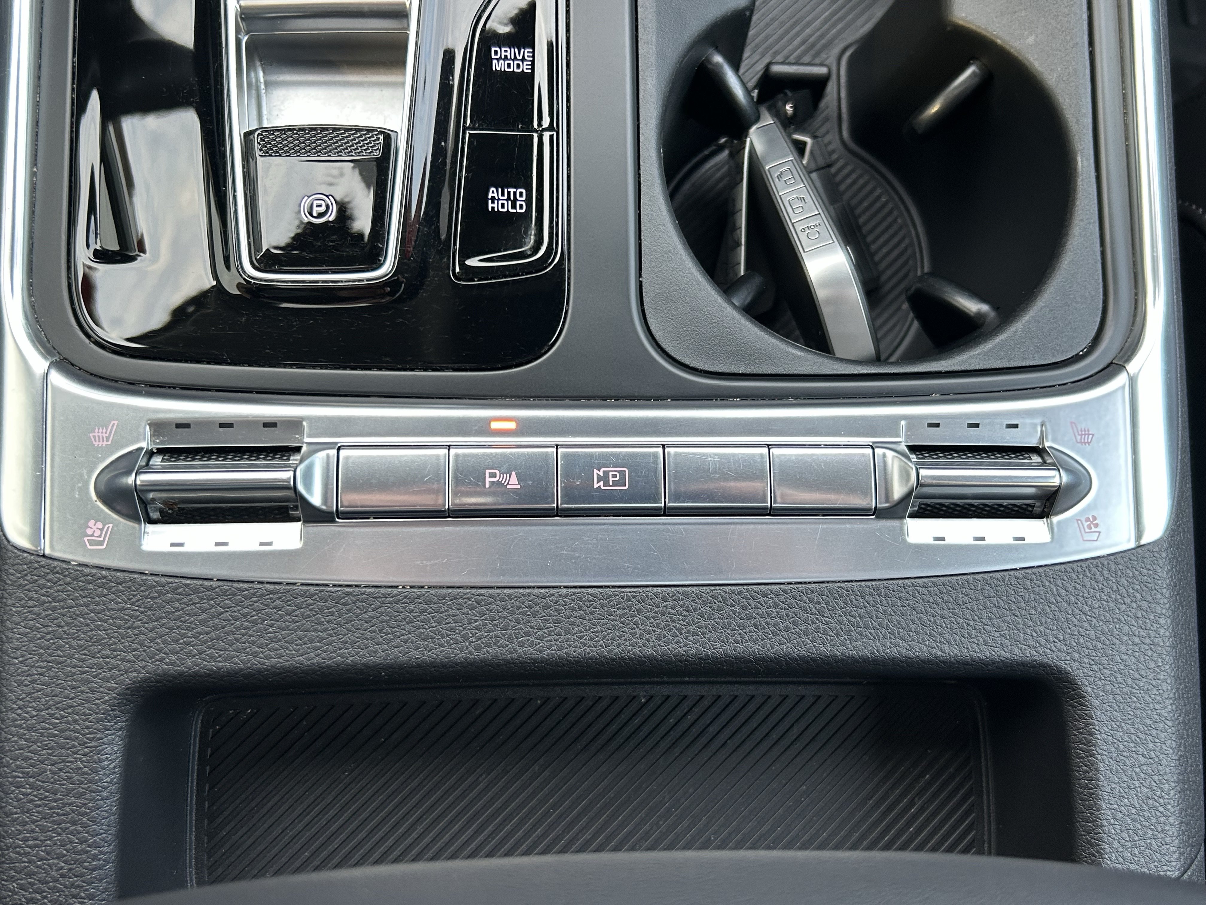 Used 2025 Kia Carnival SX w/ SX Dark Edition Package FWD image 38