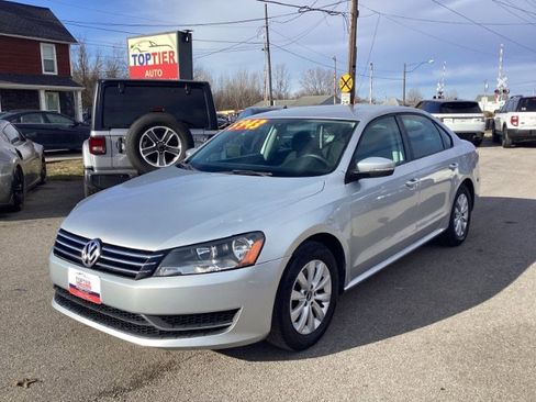 Used 2013 Volkswagen Passat 2.5 S image 1