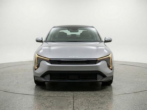 Used 2025 Kia K4 FWD image 2