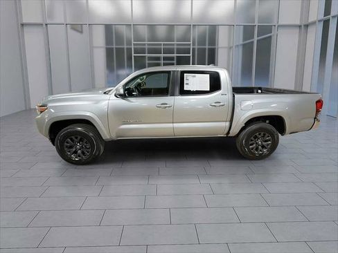 Certified 2023 Toyota Tacoma SR5 AWD/4WD image 5