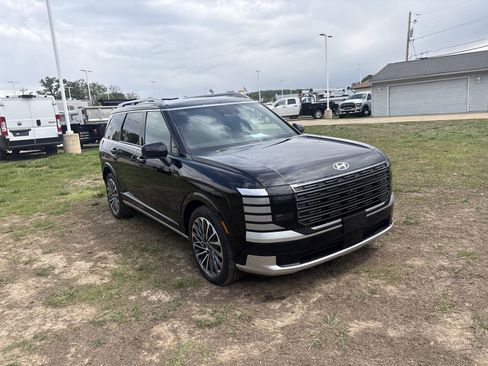 Used 2026 Hyundai Palisade Calligraphy AWD/4WD image 2