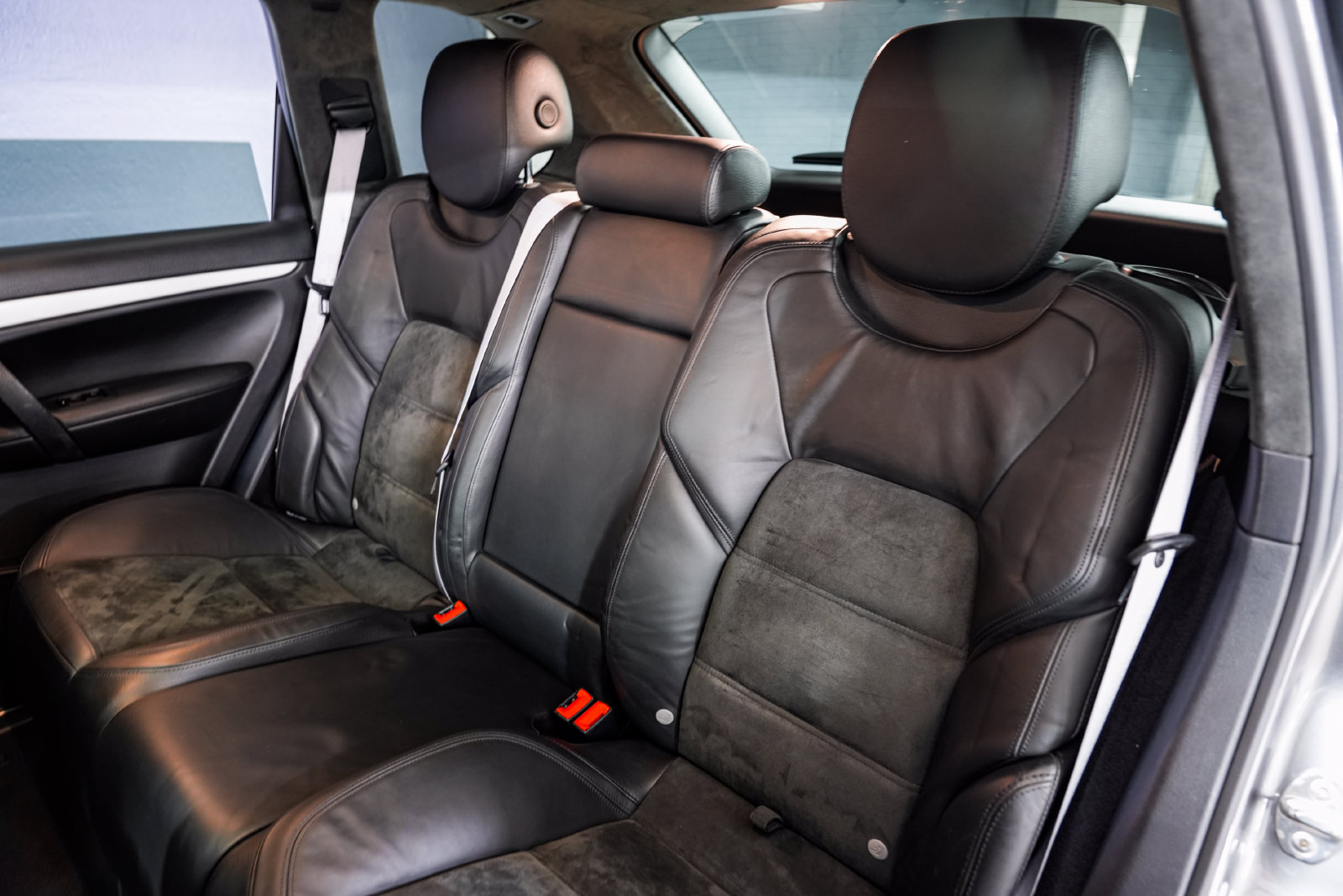 Used 2010 Porsche Cayenne S Transsyberia AWD/4WD image 33