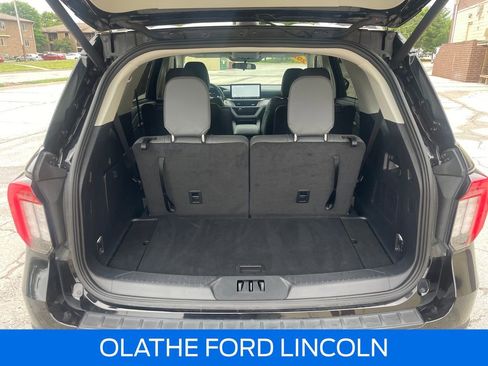 Certified 2025 Ford Explorer Active w/ Active Comfort Package AWD/4WD image 29