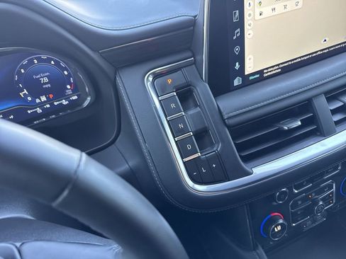 Certified 2024 Chevrolet Suburban Z71 w/ Luxury Package AWD/4WD image 22