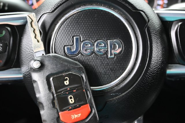 Used 2020 Jeep Gladiator Overland w/ Trailer Tow Package AWD/4WD image 44