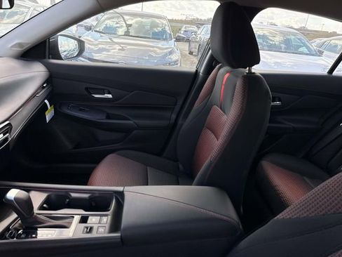 New 2026 Nissan Sentra SR w/ Floor Mat Package FWD image 19