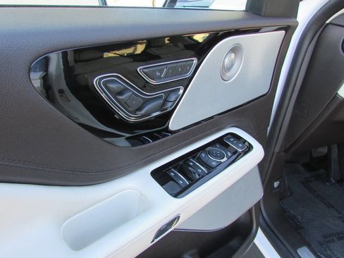 Used 2020 Lincoln Aviator Black Label Grand Touring w/ Class IV Trailer Tow Package AWD/4WD image 11