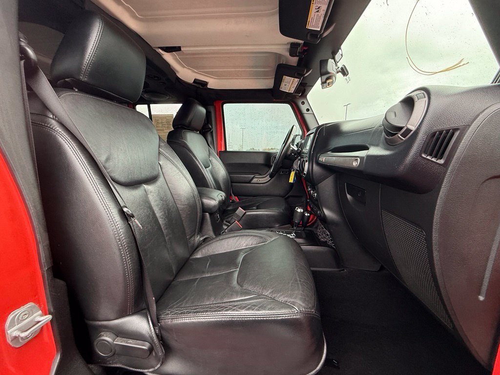 Used 2013 Jeep Wrangler Unlimited Sahara AWD/4WD image 29