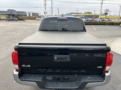 Used 2018 Toyota Tacoma SR5 image 9