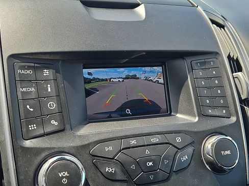 Used 2019 Ford Edge SE FWD image 18