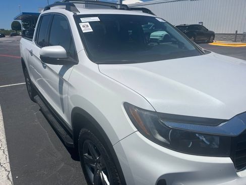 Used 2023 Honda Ridgeline RTL-E image 3