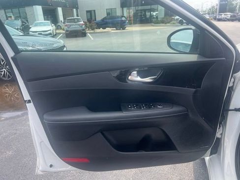 Used 2023 Kia Forte GT-Line w/ GT-Line Premium Package FWD image 13