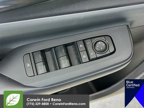 Used 2025 Toyota Prius LE image 19