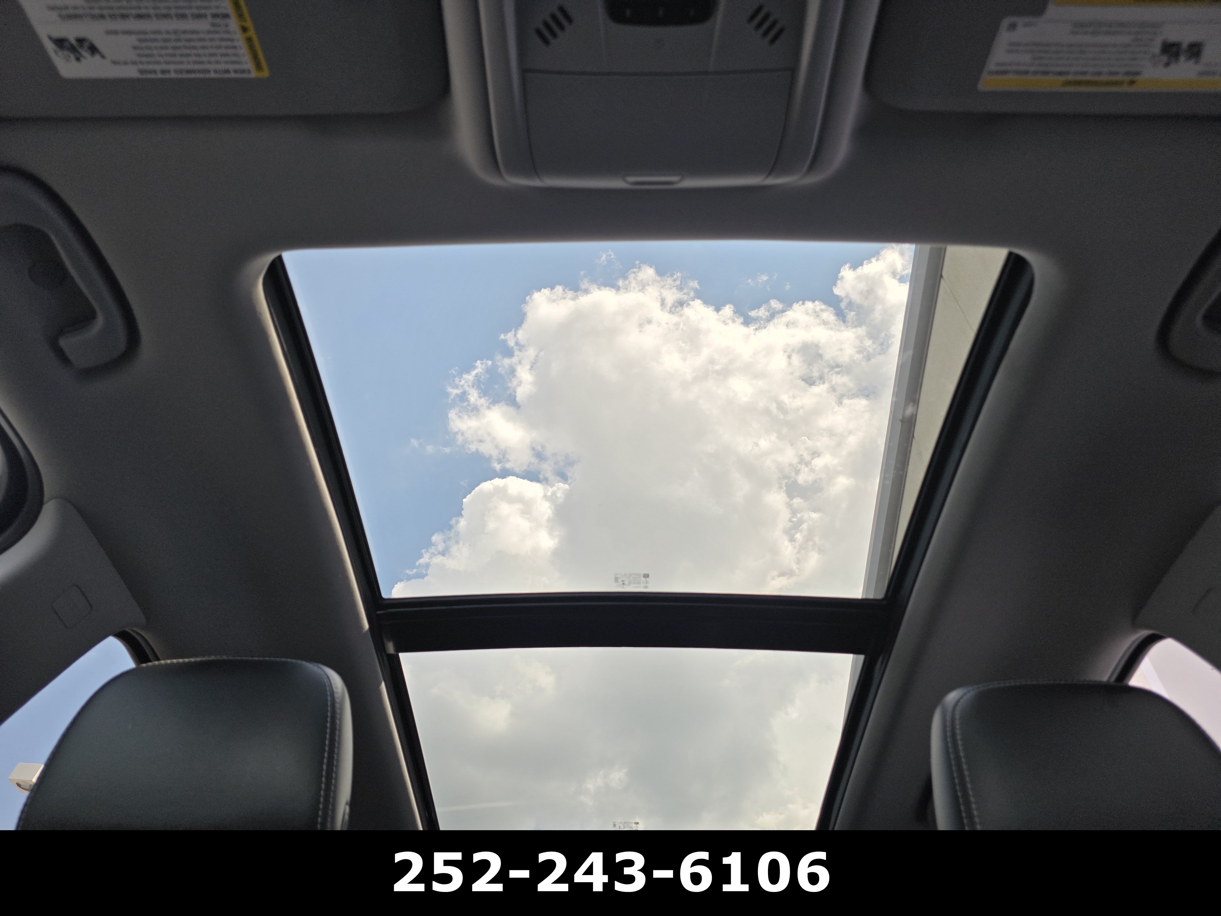 Used 2023 GMC Terrain SLT w/ Tech Package AWD/4WD image 13