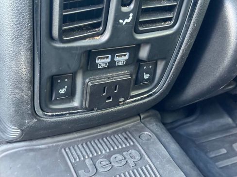 Used 2014 Jeep Grand Cherokee Overland image 9