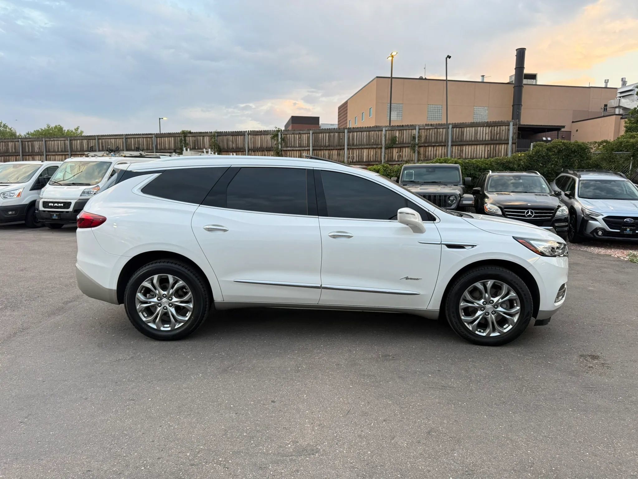 Used 2019 Buick Enclave Avenir w/ Avenir Technology Package AWD/4WD image 9