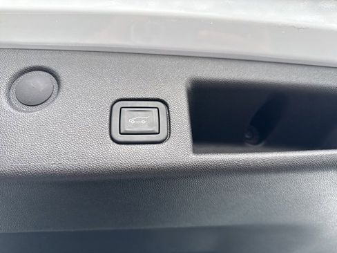 Used 2024 Chevrolet Equinox RS w/ LPO, Floor Liner Package image 30