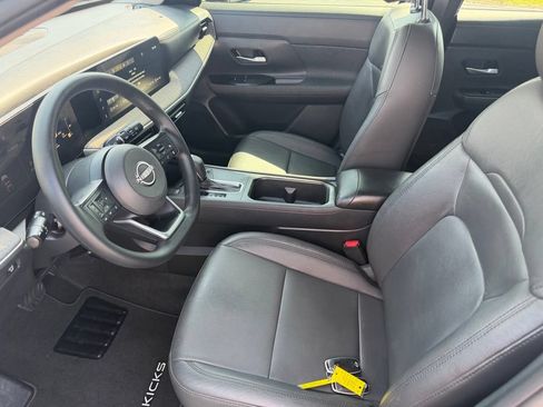 Used 2025 Nissan Kicks SV FWD image 27