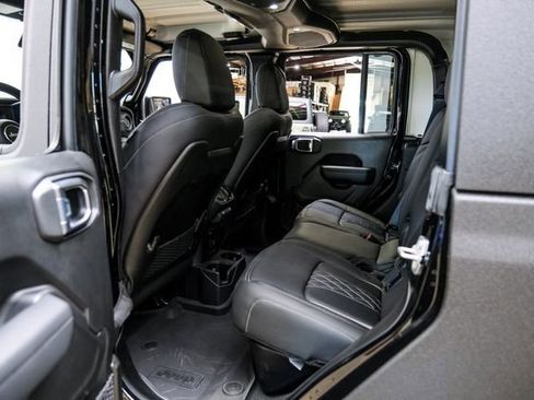Used 2025 Jeep Gladiator Rubicon w/ Safety Group AWD/4WD image 81