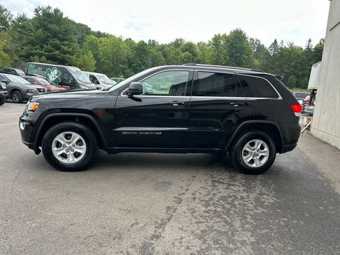 Used 2017 Jeep Grand Cherokee Laredo w/ Quick Order Package 23E AWD/4WD image 3