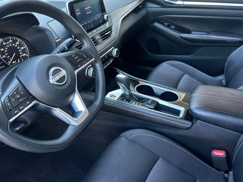 Used 2023 Nissan Altima 2.5 SV FWD image 11