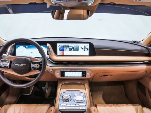 Certified 2025 Genesis G90 3.5T image 18