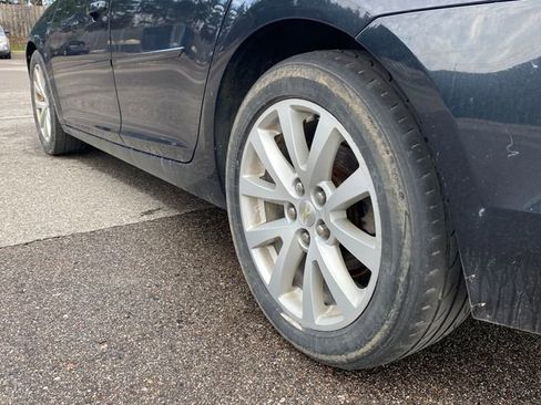 Used 2015 Chevrolet Malibu LT w/ Leather Package image 12