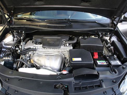 Used 2016 Toyota Camry SE FWD image 28