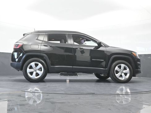 Used 2018 Jeep Compass Latitude w/ Popular Equipment Group AWD/4WD image 63