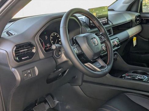 New 2025 Honda Pilot TrailSport image 3