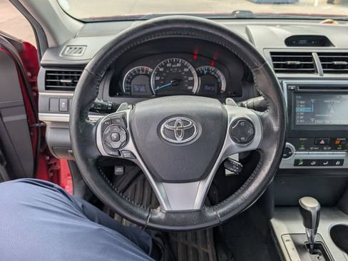 Used 2014 Toyota Camry SE FWD image 8