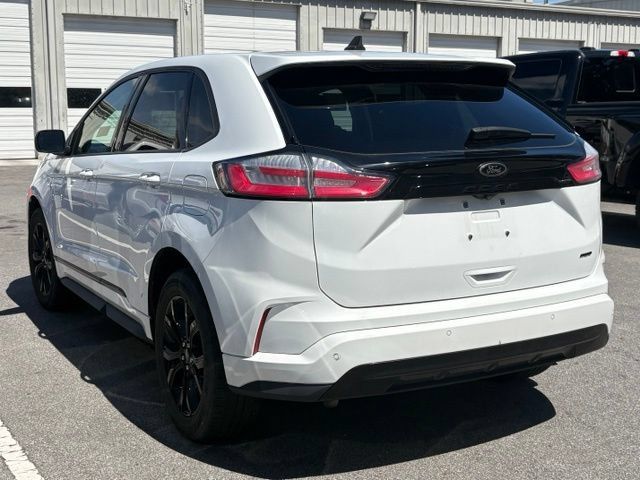 Used 2024 Ford Edge SE w/ Black Appearance Package AWD/4WD image 3