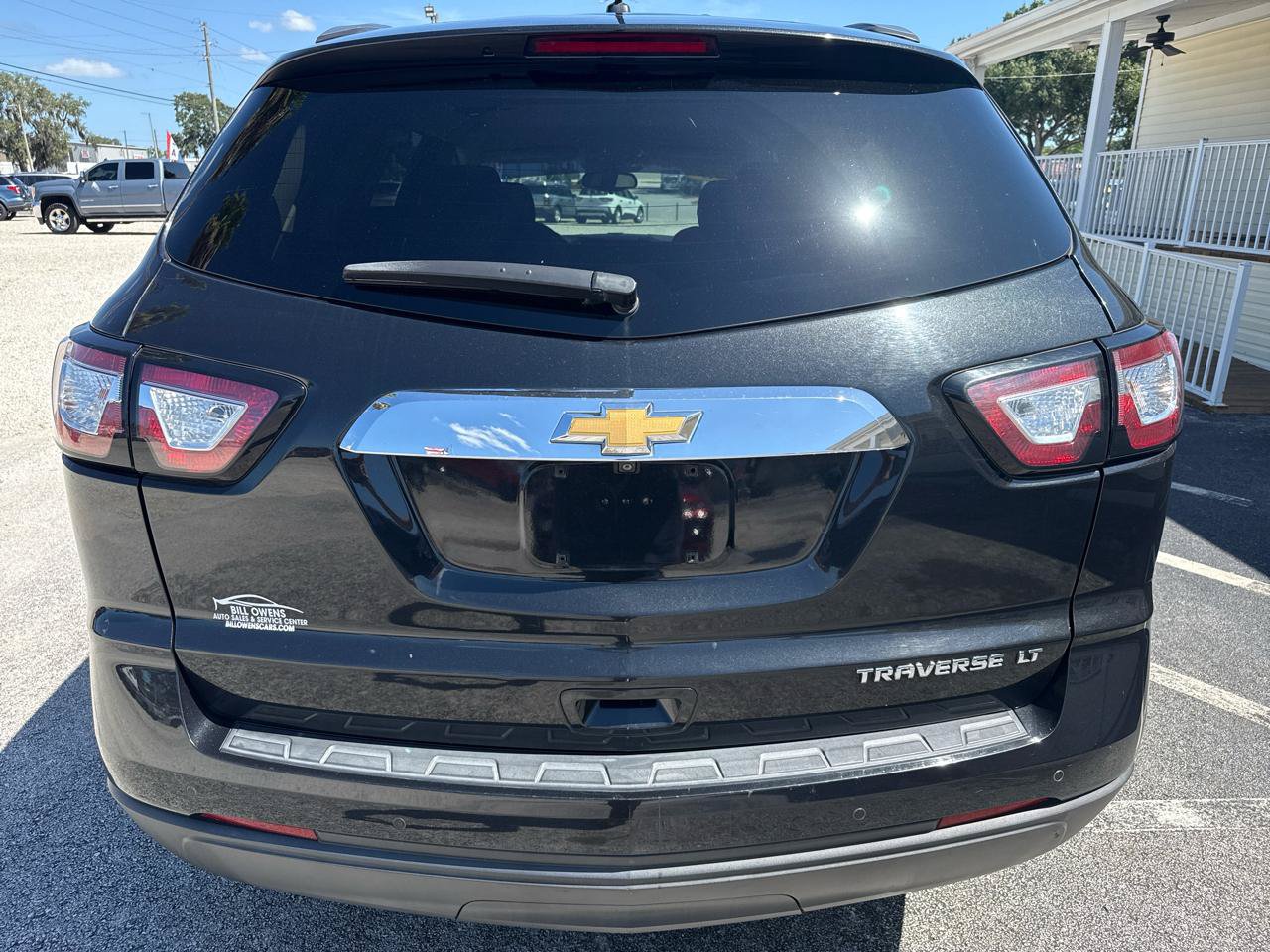 Used 2015 Chevrolet Traverse LT w/ Style and Technology Package FWD image 4