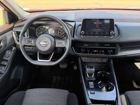 Certified 2023 Nissan Rogue SV FWD image 11