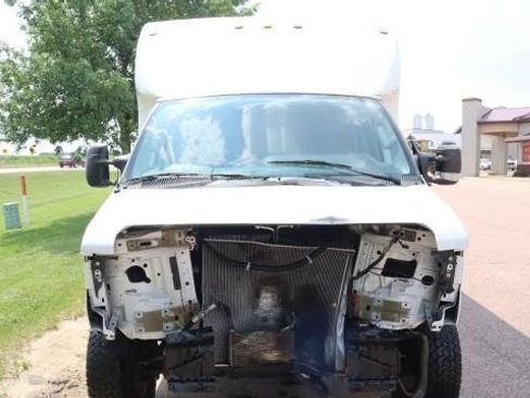 Used 2017 Ford E-350 and Econoline 350 Super Duty image 7