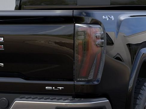New 2026 GMC Sierra 2500 SLT w/ Max Trailering Package AWD/4WD image 11