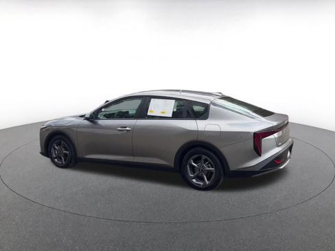 Used 2025 Kia K4 LXS image 10