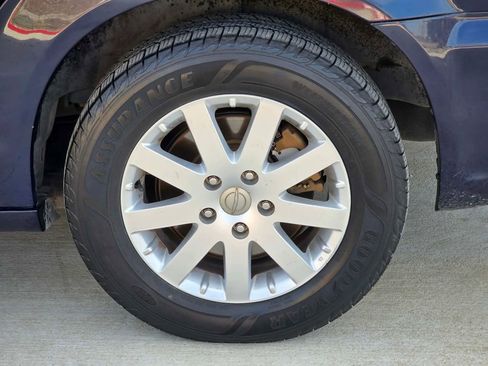 Used 2014 Chrysler Town & Country Touring image 31