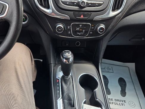 Used 2018 Chevrolet Equinox LT w/ LPO, Cargo Package image 22