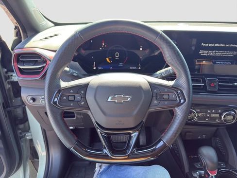 Used 2024 Chevrolet TrailBlazer RS w/ Convenience Package FWD image 10
