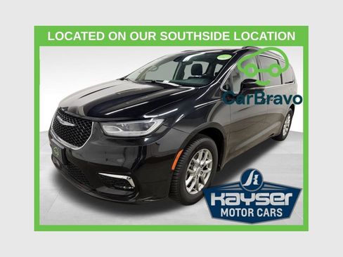 Used 2021 Chrysler Pacifica Touring w/ Cold Weather Group FWD image 1