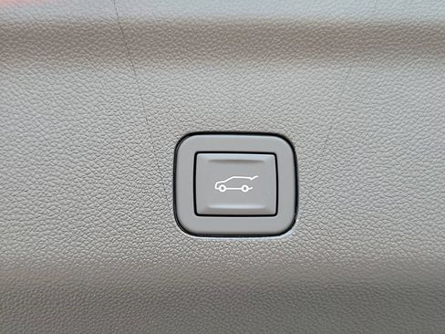 New 2026 GMC Yukon Denali w/ Denali Reserve Package AWD/4WD image 7