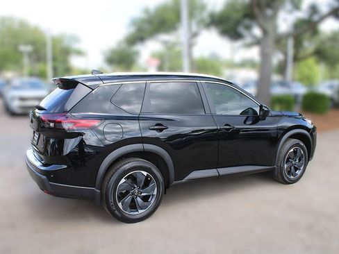Used 2024 Nissan Rogue SV w/ SV Premium Package FWD image 6