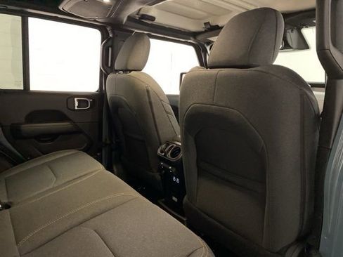 Used 2025 Jeep Wrangler Unlimited Sahara w/ Safety Group AWD/4WD image 21