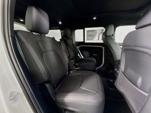 New 2026 Land Rover Defender 130 X-Dynamic SE image 30